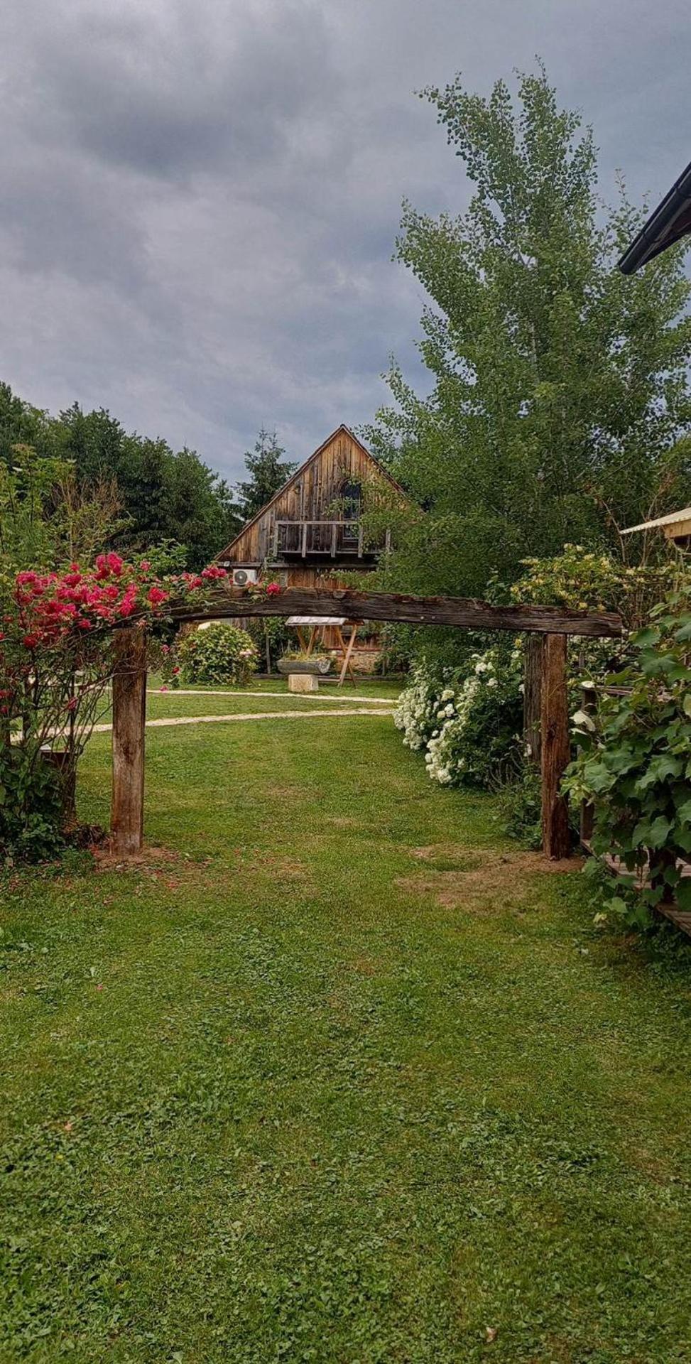 Edenski Vrt Ivancna Gorica Extérieur photo